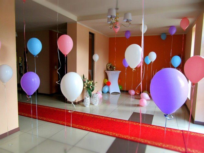 balony z helem w kolorze pastelowym na wesele